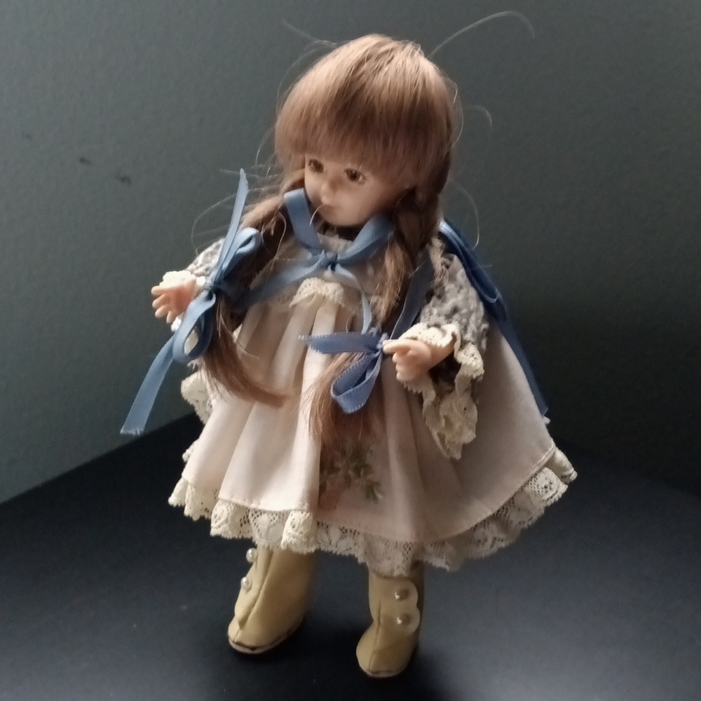 Vintage 8" Robin Woods Doll "Francie" 1990 - Down by the Pond
